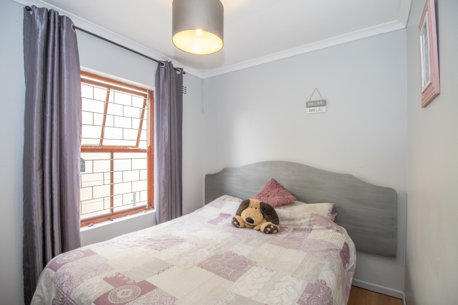 2 Bedroom Property for Sale in Milkwood Park Western Cape